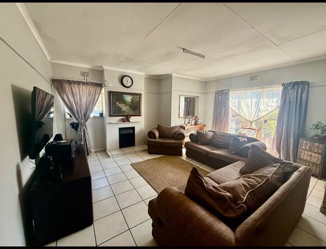 3 BEDROOM HOUSE FOR SALE IN VANDERBIJLPARK CE 1